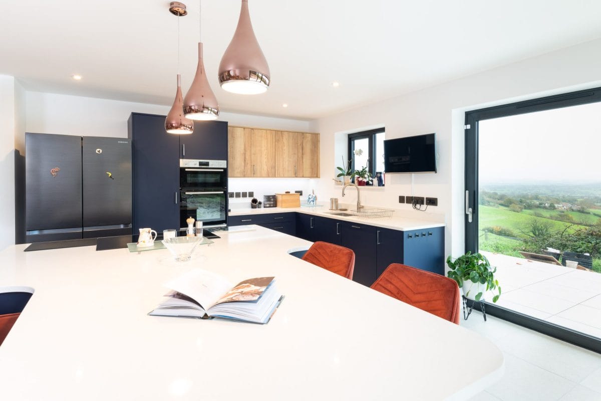 Modern Navy blue kitchen