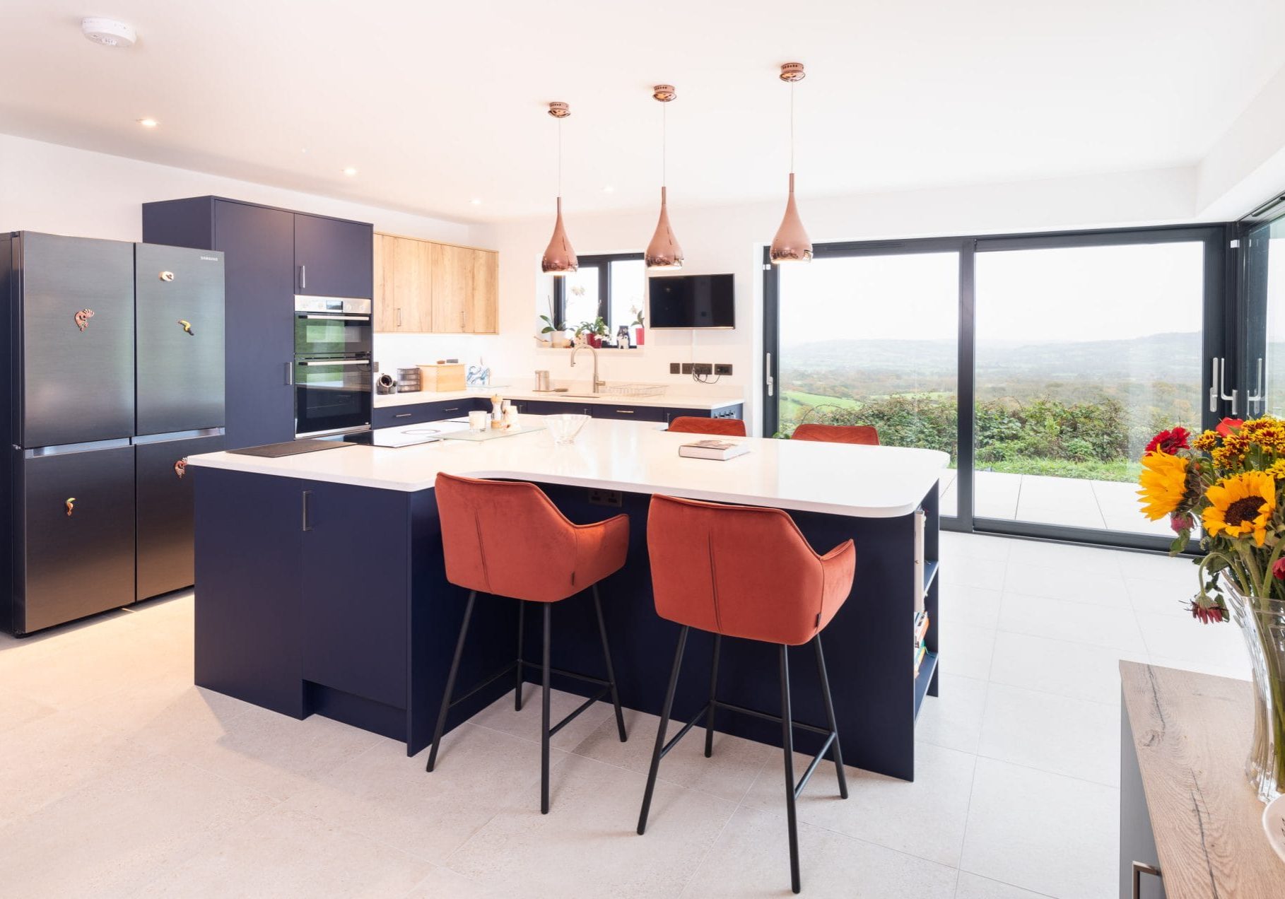 Modern Navy blue kitchen